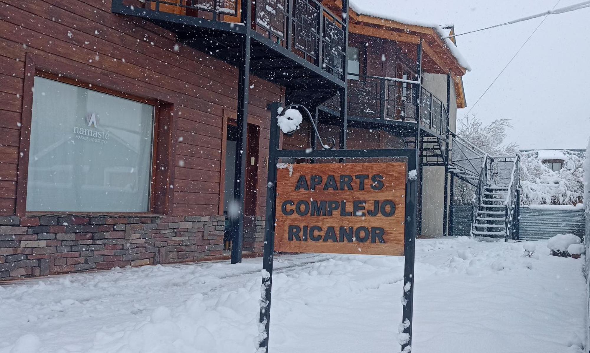 Aparts Complejo Ricanor El Chaltén Exterior foto